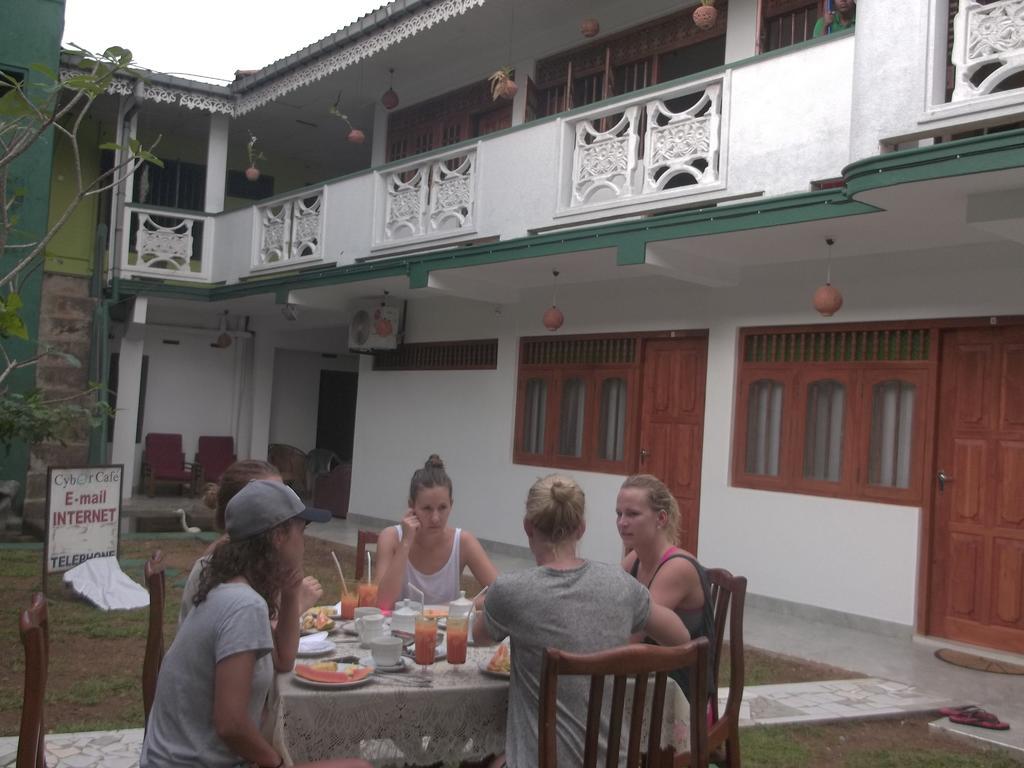 Srilanka Ayurveda Hotel ฮิกคาดูวา ภายนอก รูปภาพ