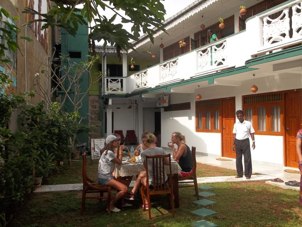 Srilanka Ayurveda Hotel ฮิกคาดูวา ภายนอก รูปภาพ